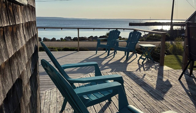Charming coastal beach house, with beautiful ocean views