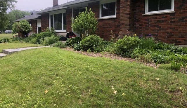 Charming Cottage Near Lake - Toronto Just an Hour Away