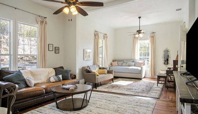 Charming home, downtown Mineral Wells in Mineral Wells