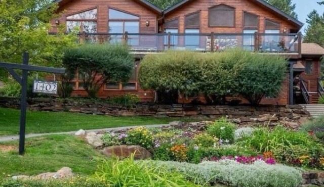 Charming Home Near Ski Resorts, Golf Courses & Beautiful Lake Views
