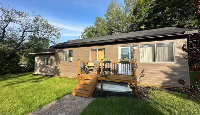 Charming house 45 min north of Montreal, near the ski mountains in Sainte-Sophie