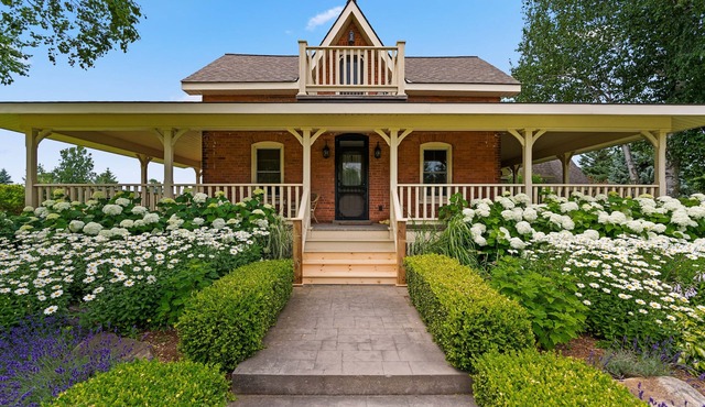 Charming, private 1 BR - just mins to Collingwood!