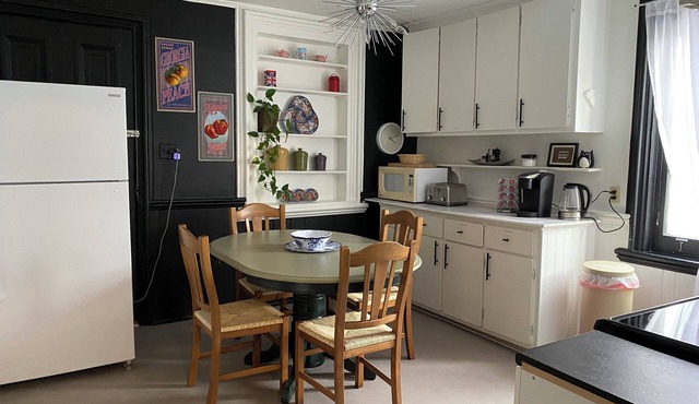 Charming,Spacious Apartment in the Heart of the Historic City of Old Terrebonne