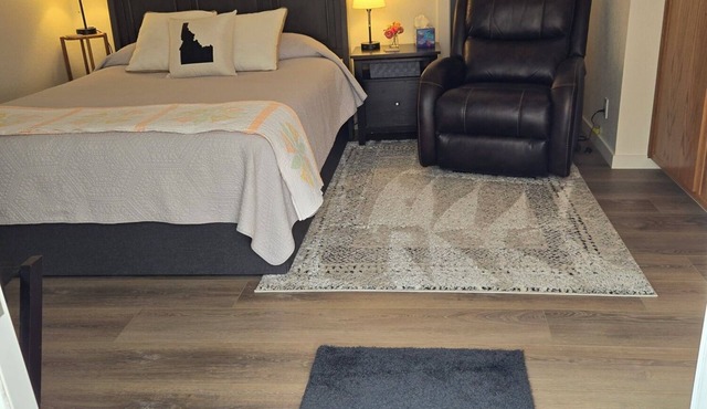 Charming studio in fabulous Meridian, Idaho with WiFi, AC, Private entry. in Meridian