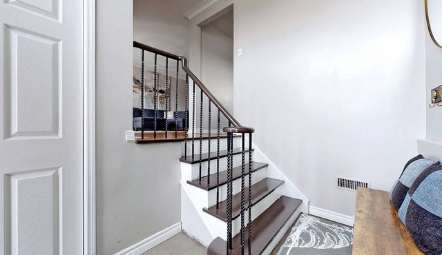 CHARMING THREE BEDROOM FLAT