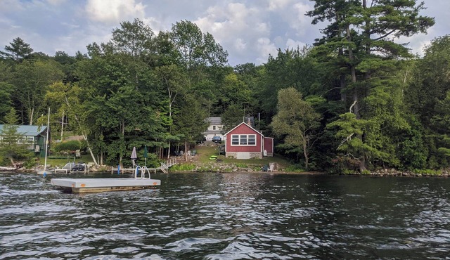 Charming waterfront 1-bedroom cottage in peaceful Winthrop perfect for getaway in Winthrop