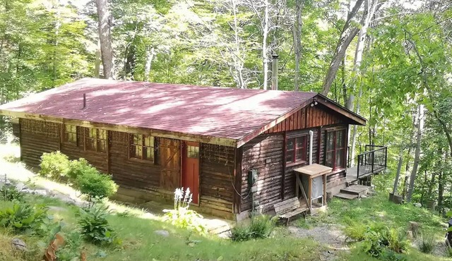 Charming waterfront cottage @serene natural beauty in Burnstown