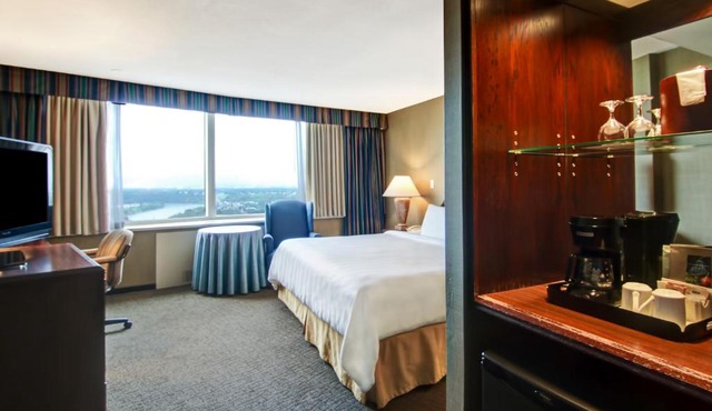 Chateau Lacombe Hotel