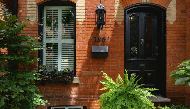Cheerful and cozy 2-bedroom Victorian in trendy neighborhood.