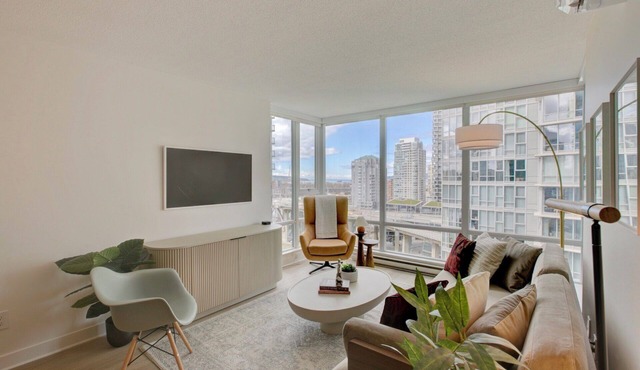 Chic 1 bedroom suite in Vancouver