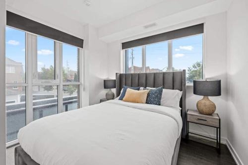 Chic 2-Bedroom Apartment with Parking