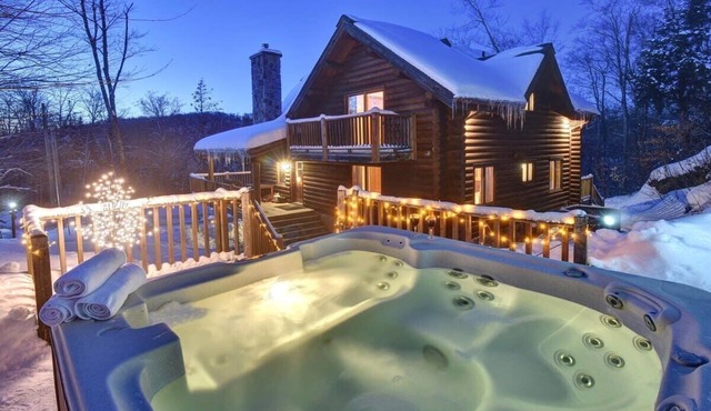 Chic Hot tub in mountain Tremblant Area