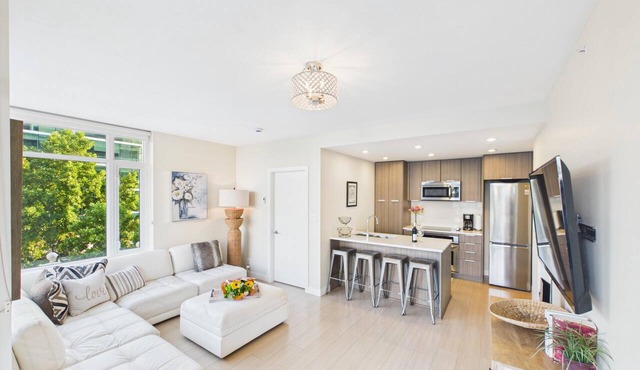 Chic Urban Sanctuary in Downtown Victoria