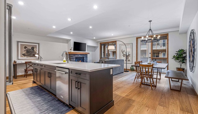 Chic Urban Sanctuary in the Heart of Canmore