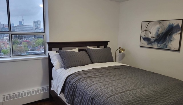 Chic Yorkville Retreat: Stylish Comfort in the Heart of Toronto