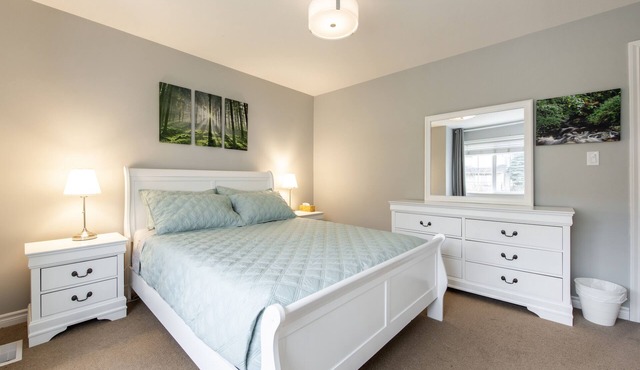Chilliwack Family Nest, 4 bedroom, 6 beds