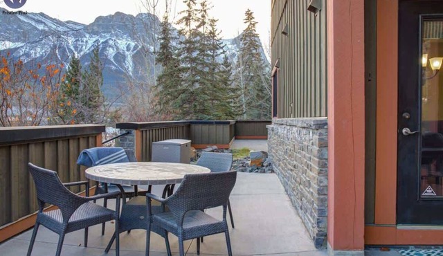 Chinook Manor
