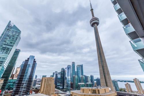 Chol Furnished Suites 2 Bedrooms Downtown Toronto Million Dollar CN Tower View MTCC Rogers Centre Blue Jays TIFF Free Parking