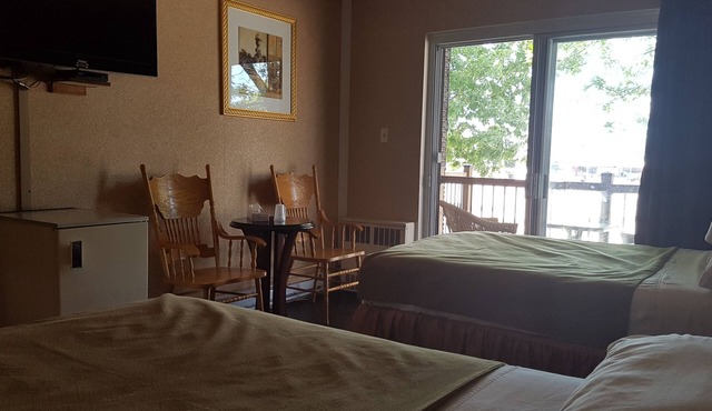 Chomedey Inn