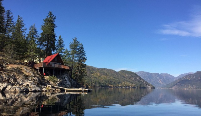 Christina Lake Waterfront Boat Only Cabin