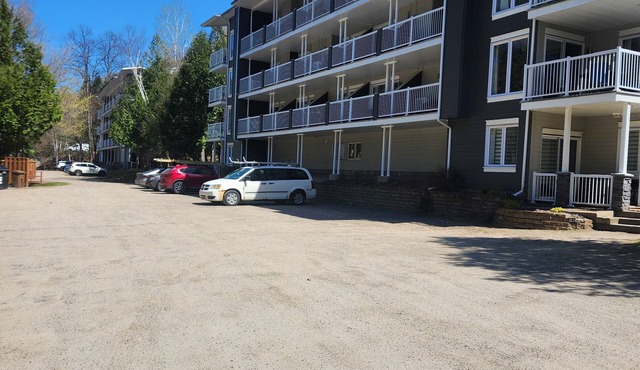 CITQ 314539 Comfy Old Village location that is close to park, pool and amenities