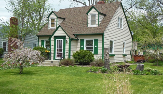 Clean, comfortable & conveniently located! in Saint Cloud