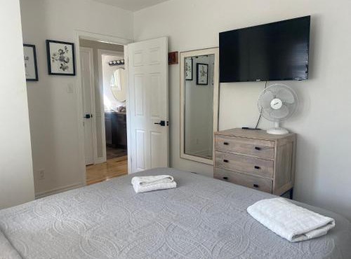 Clearbrooke Gem- Bright Private Bedroom close to YYZ