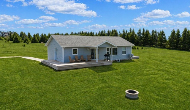 Clinton Sunset Retreat ! 3 Bedrooms 2 Bathrooms. 180 degree water views!