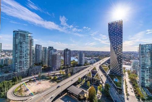 close to English bay and vancouver downtown bar street