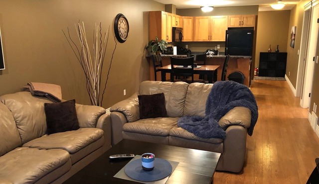 Close to everything: shopping, beach, boating, hiking, golfing or just relaxing!