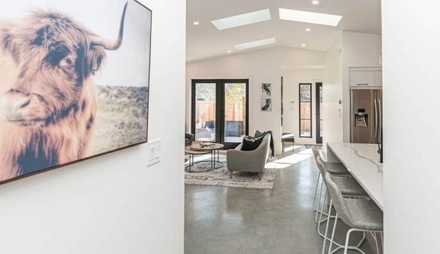 COACH HOUSE-Self Contained Oasis Just For You