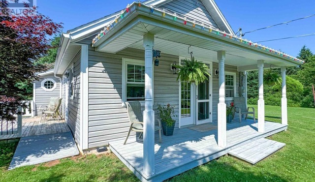 Coastal Escape: Cottage Complex