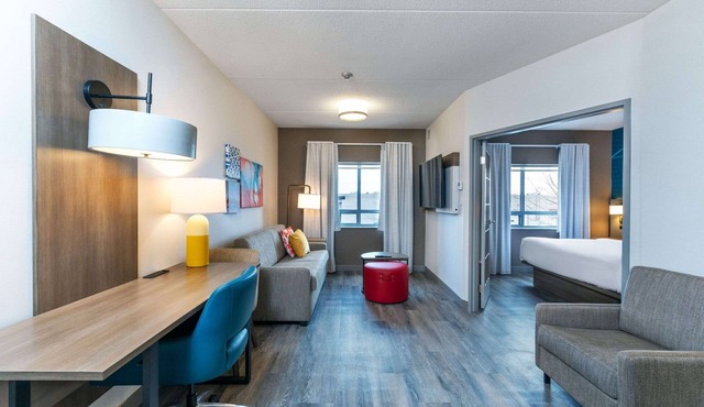 Comfort Suites London