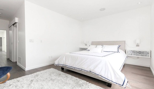 Comfortable 2 BED- 2 BATH