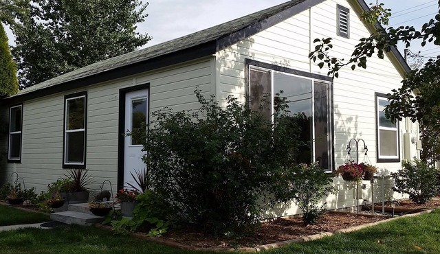 Comfortable 2-bedroom house in Boise. Hot Tub. Fenced yard. Pet friendly. in Boise