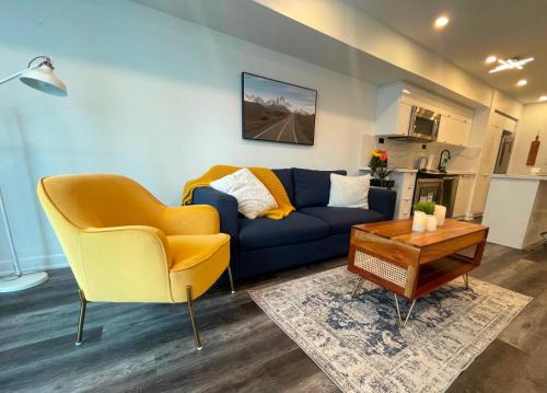 Condo 2 Bedroom with Balcony Iceboat Terrace Downtown Toronto