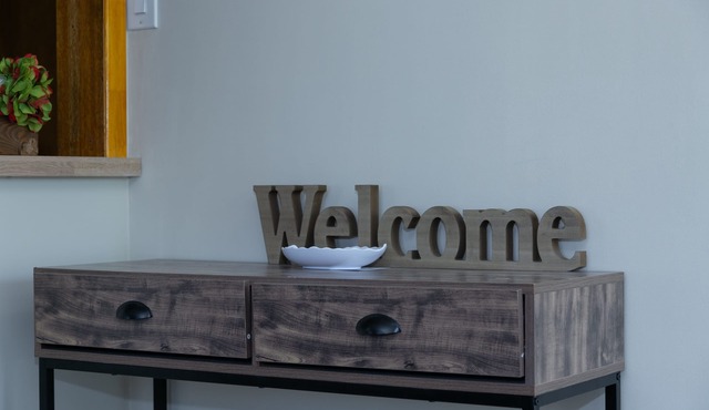 Contemporary 2 Bedroom Apt w/Private Balcony Located in Heart of Port Dalhousie