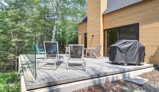 Contemporary in nature☀️ Spa & Sauna CITQ#301985
