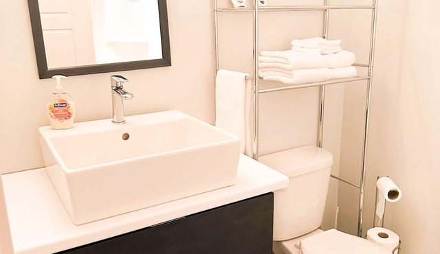 Convenient Airport Getaway – Relaxing, Safe, and Perfect for All Travelers.