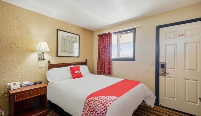 Convenient Central Texas Stay Near Buc-ee’s, Parking Included & Easy Road Access in Caldwell County