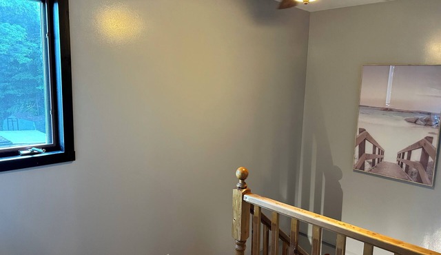 Conveniently located cottage with the Hot Tub in Parry Sound