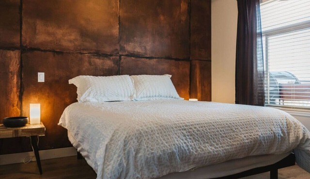 Copper Sky | 1 Bed with Hot Tub, Gym & Sauna