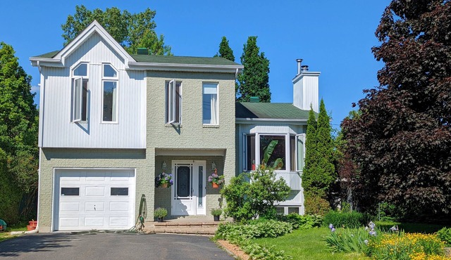 Cosy house 3 minutes from Bromont ski slopes