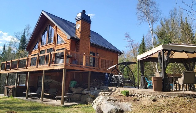 Cosy log cabin with spa in Nominingue
