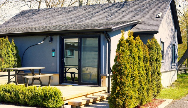 Cottage 21: Charming Bungalow Steps from the Lake