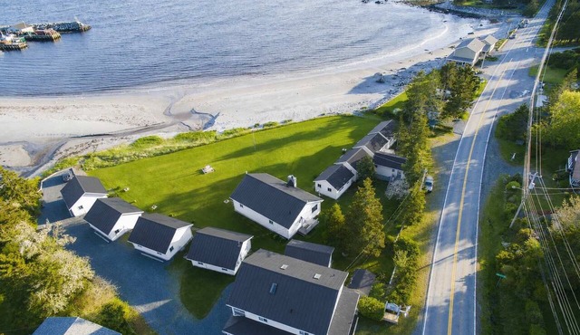 Cottage # 6 Hunts Point Beach Cottages - 1 bedroom