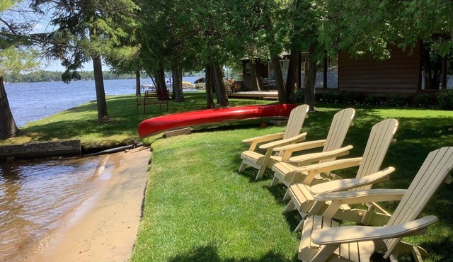 Cottage with Sandy Beach in Fenelon Falls