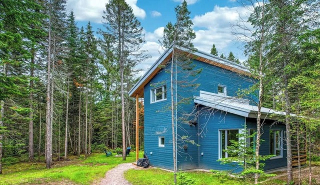 Country Comfort | Woods & River | La Sittelle