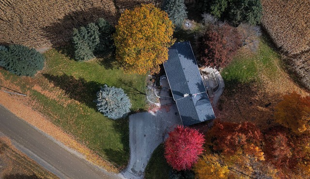 Country Caledon Charm your private oasis, your home away from home.