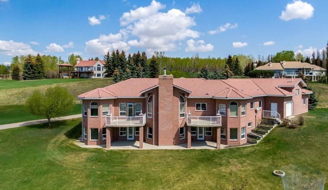 Countryside Charm with City Convenience